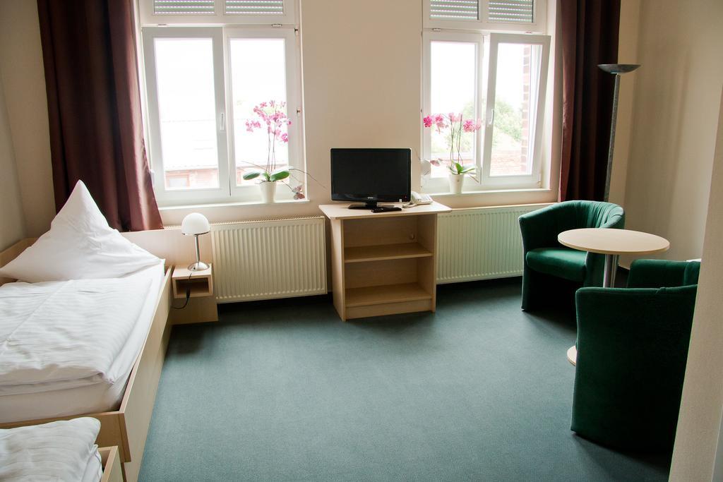 Pension Zum Engel Hotel Maagdenburg Kamer foto